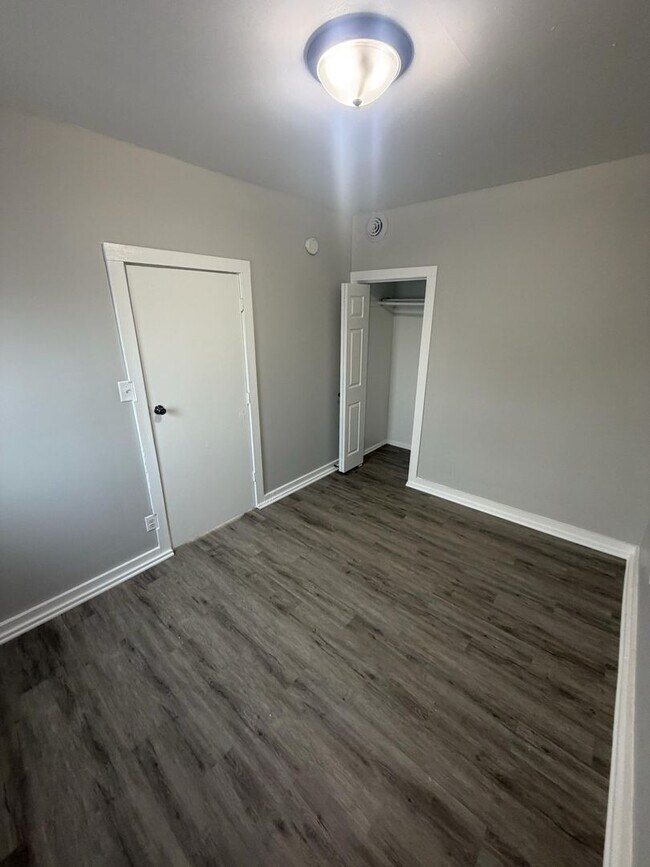 Building Photo - 3910 Deodar St