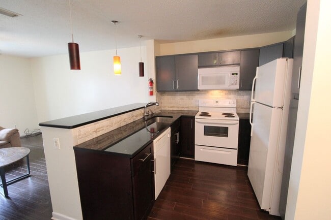 Building Photo - 1342 Hunters Rd