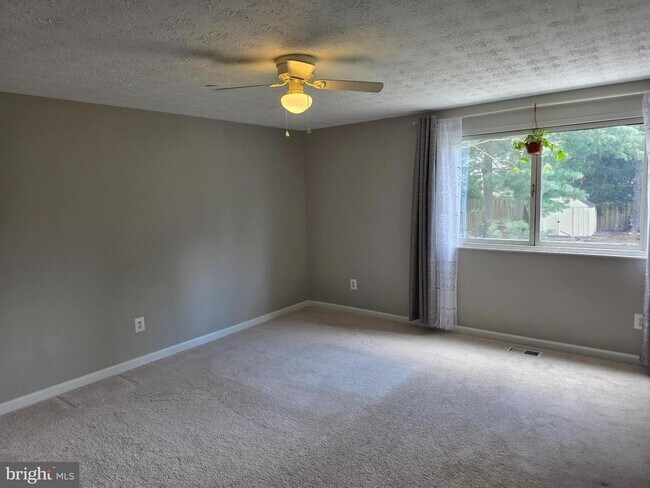 Building Photo - 12920 Framingham Ct