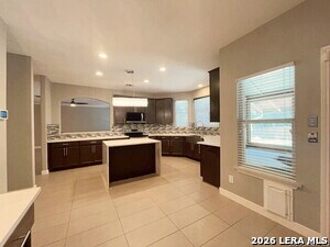 Building Photo - 8708 Laurel Canyon Dr