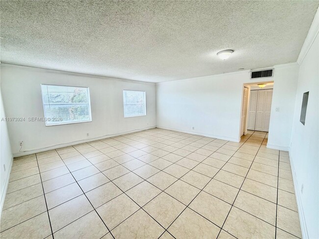 Building Photo - 2008 Jackson St