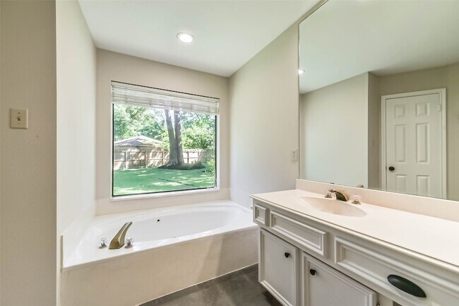 Building Photo - 3910 Misty Gardens Ct