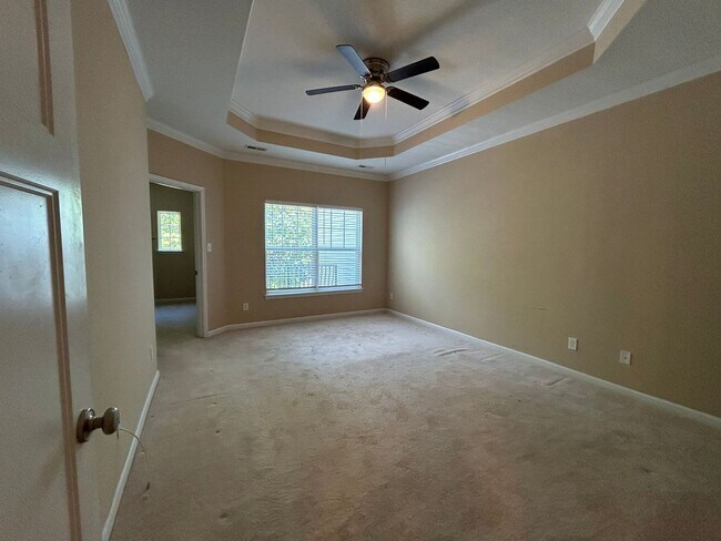 Building Photo - Waterfront Living at Its Finest in Norfolk, VA