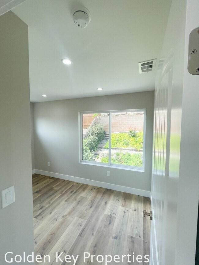 Building Photo - 4864 Alondra Way