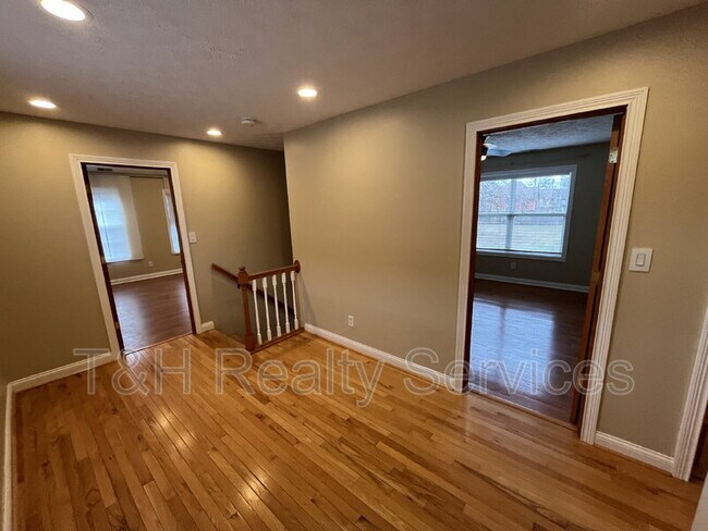 Building Photo - 2059 Ruckle St