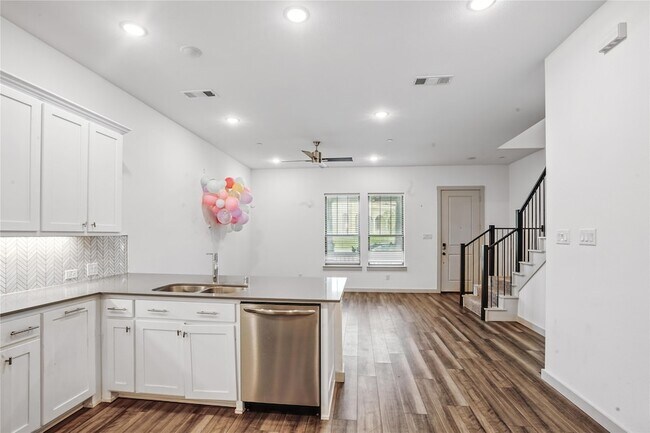 Building Photo - 6441 Iron Horse Blvd