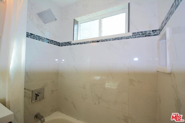 Building Photo - 9616 Gerald Ave