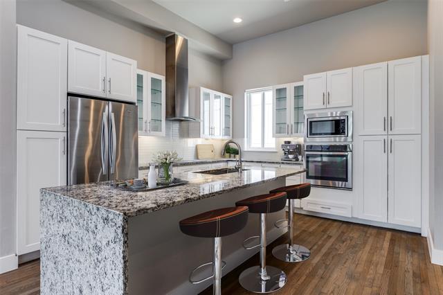 Building Photo - 3816 Roseland Ave