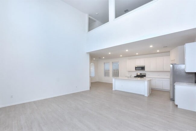 Building Photo - 18010 Cedar Waxwing Wy