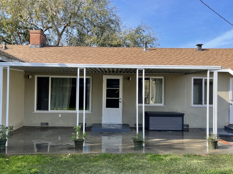 Rear Home - 2060 Crestlake Ave