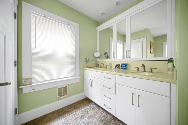 Building Photo - Spacious 3BR House in Tarboro