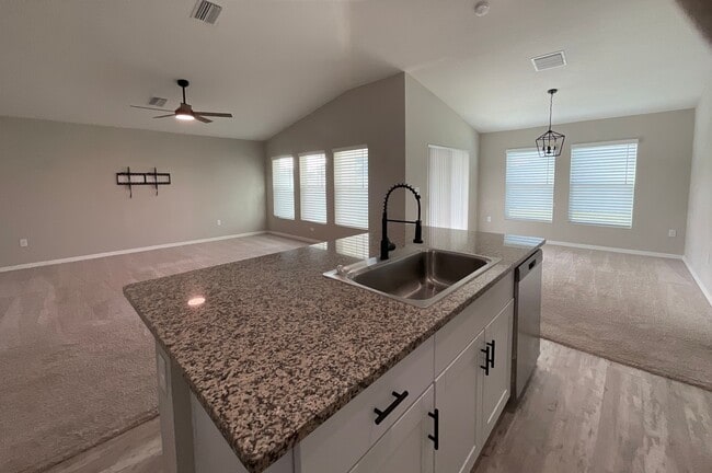 Building Photo - 12776 Tannencrest Dr