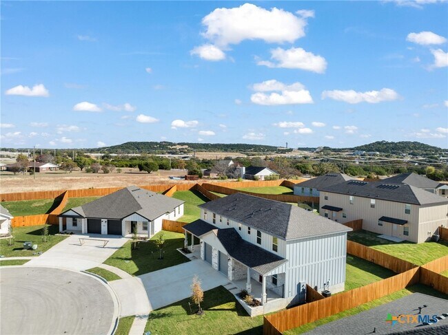 Building Photo - 106 Levi Court