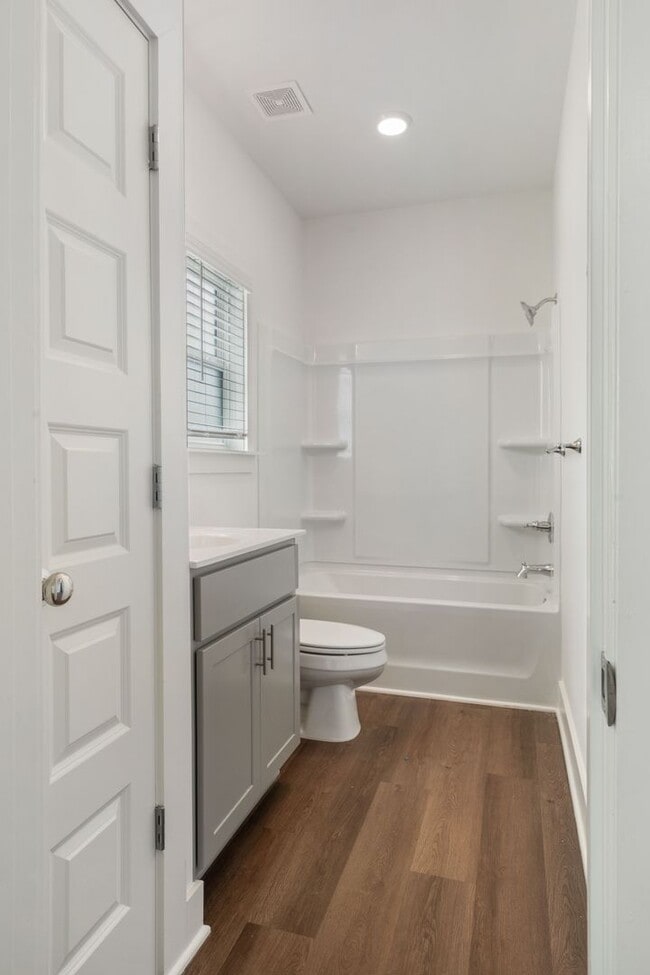 Building Photo - 3 Bedroom with Garage and Fenced Backyard!
