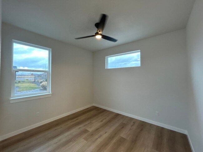 Building Photo - Single Level 1 Bedroom / 1 Bathroom Home