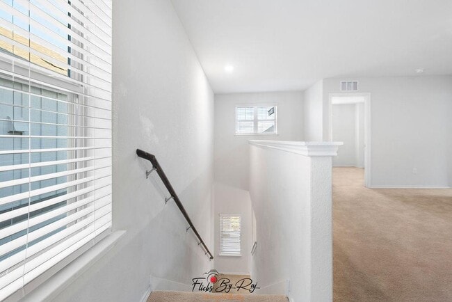 Building Photo - 279 Zuma Dr