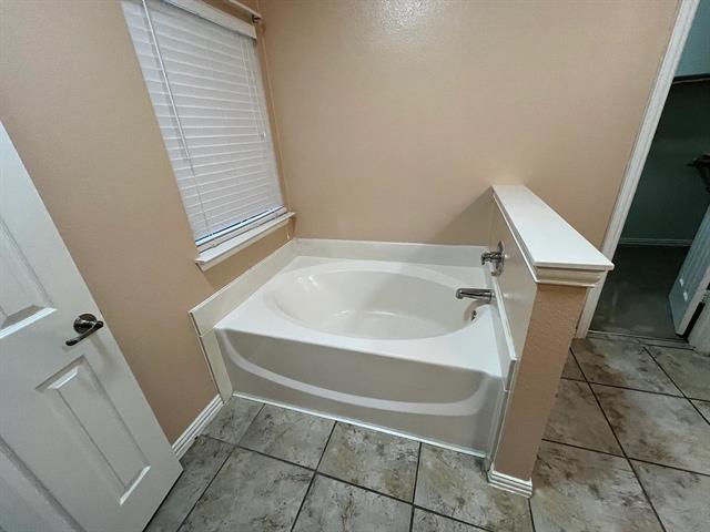 Building Photo - 4423 Westcliffe Dr