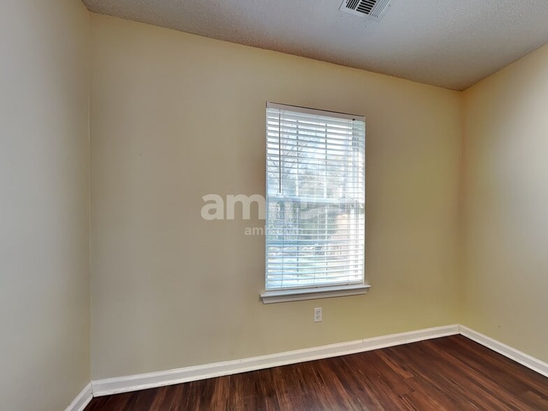 Building Photo - 249 Longleaf Cir