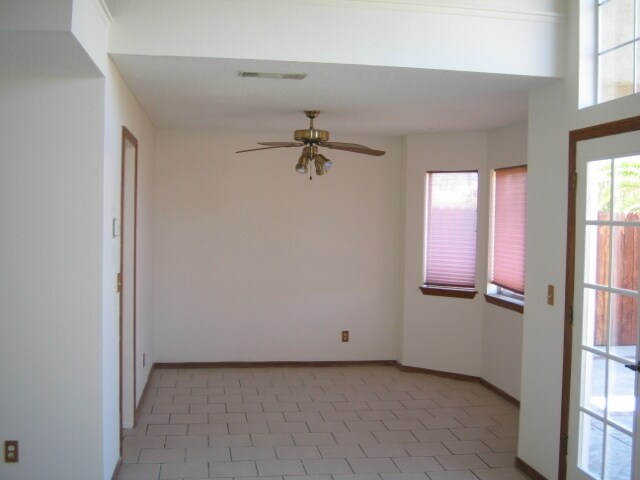 Building Photo - 7224 Periwinkle Dr
