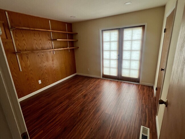 Building Photo - 356 Adams Way