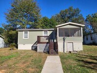 Building Photo - 203 Silver Leaf Dr