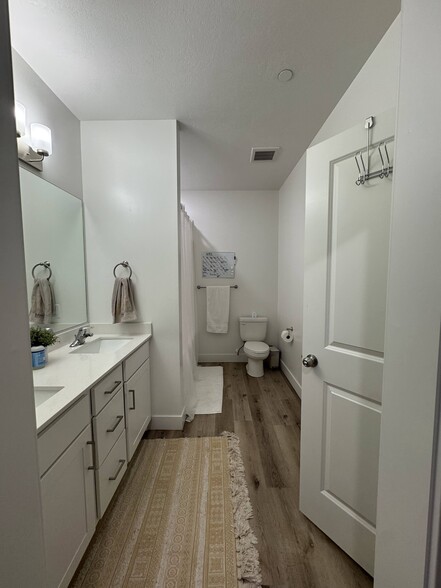 Building Photo - 3120 S 200 W