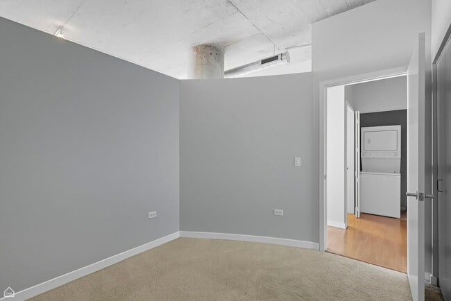 Building Photo - 700 N Larrabee St