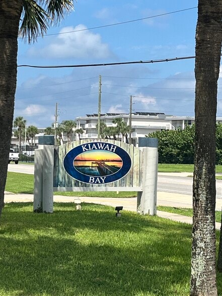 Building Photo - 4870 S Atlantic Ave