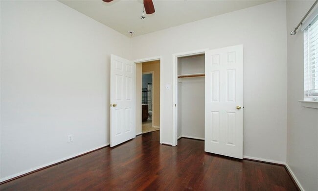 Building Photo - 3902 Mossy Pl Ln