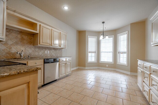 Building Photo - Pierremont 485-487