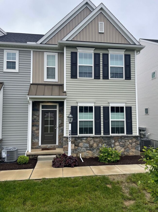 Primary Photo - Luxury New Construction Townhome in Lime S...