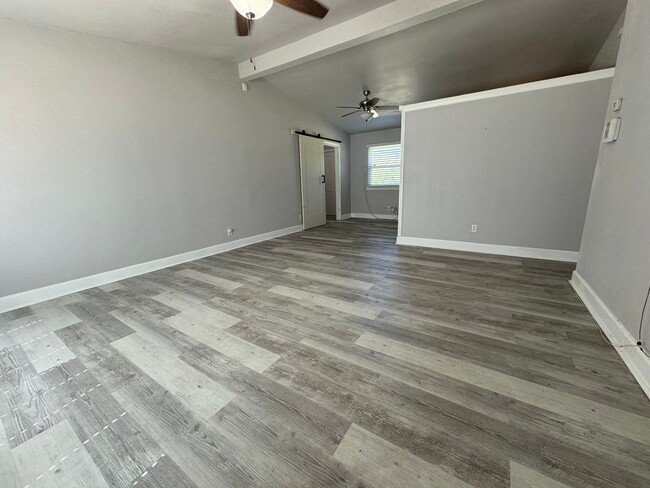 Building Photo - Adorable 3 bedroom 1.5 bathroom in Tulsa