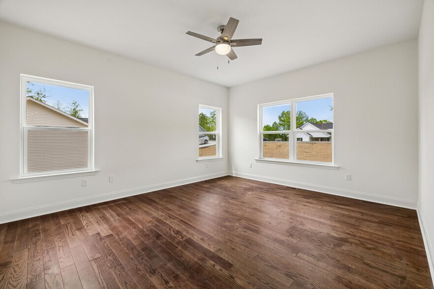 Building Photo - 551 Skyview Dr