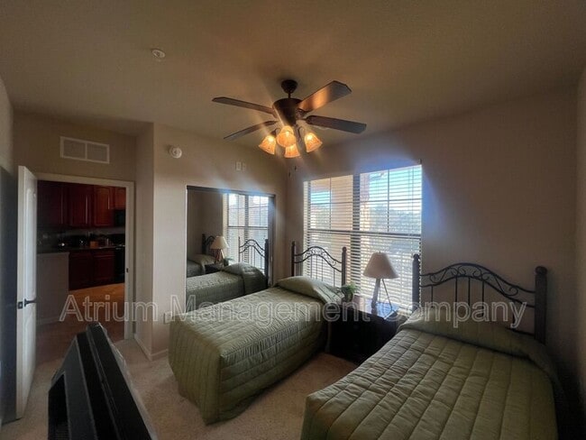 Building Photo - 903 Charo Pkwy