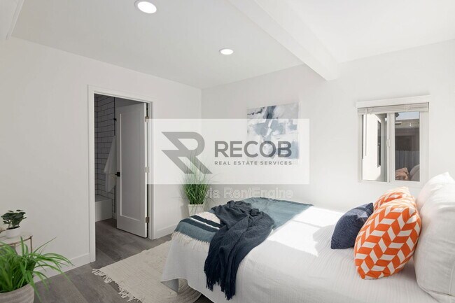 Building Photo - 5144 Manchester Rd