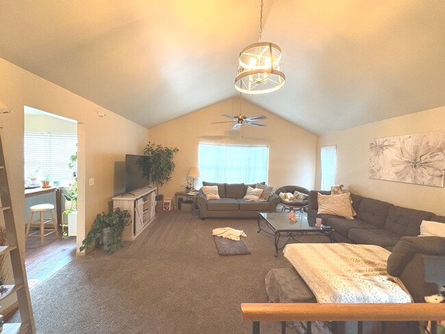 Building Photo - 2552 Dickens Dr