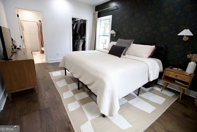 Building Photo - 1718 Line St