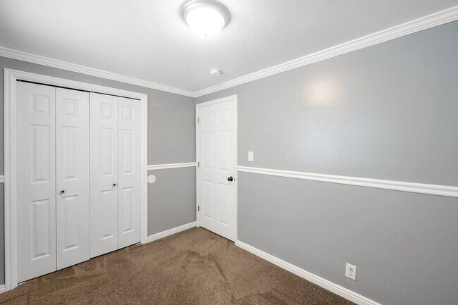 Building Photo - 673 E 1650 S