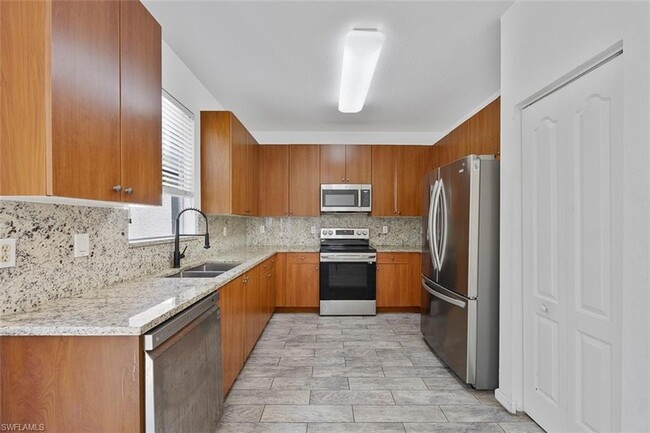Building Photo - 7013 Romana Way