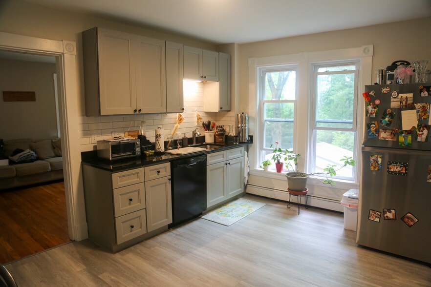 Building Photo - 48 Dennison Ave