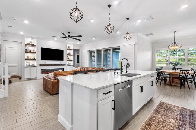 Building Photo - 981 Castaway Ct