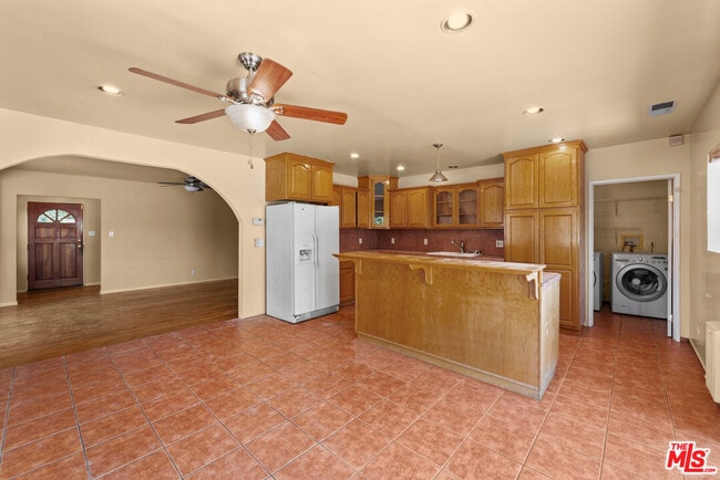 Building Photo - 6057 Morella Ave