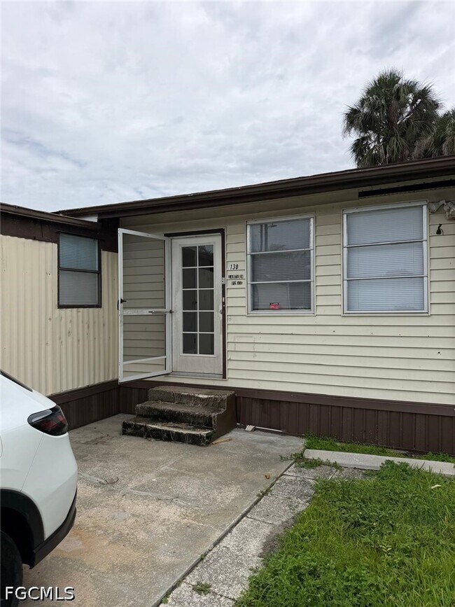 Building Photo - 130 Lantern Pl