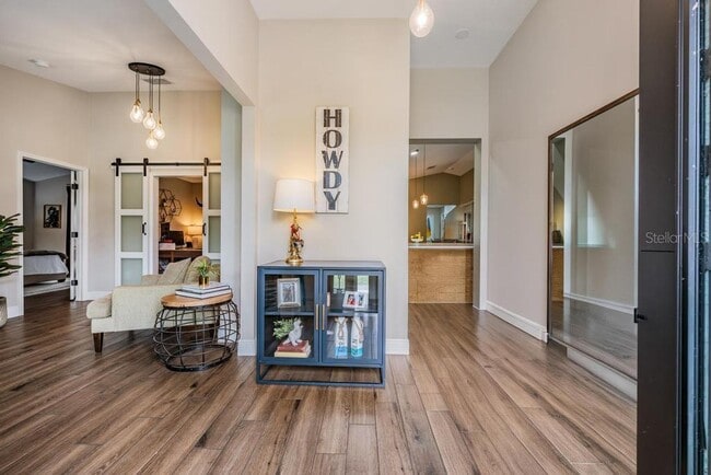 Building Photo - 106 1st Ave NE