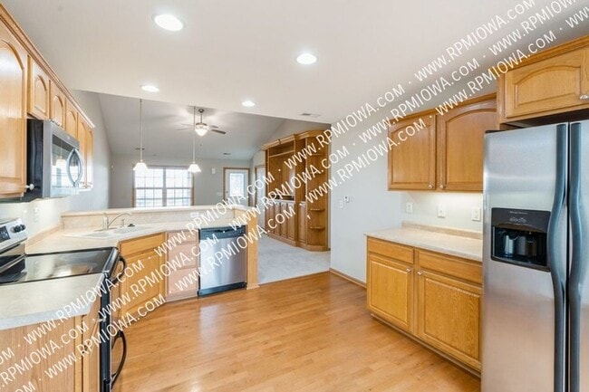 Building Photo - 425 Wright Rd