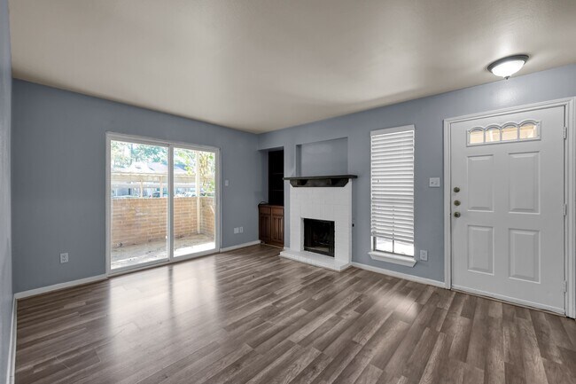 Building Photo - 3500 Tangle Brush Dr