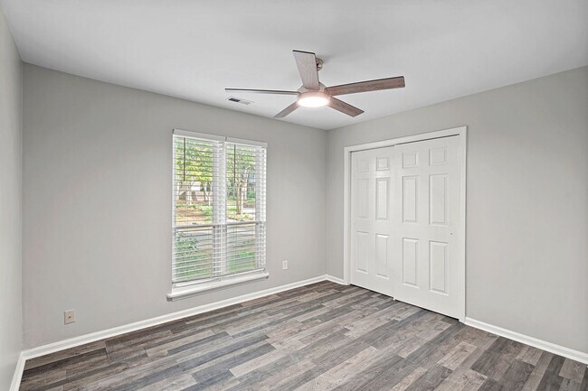 Building Photo - Unique 3 Bedroom/ 3 Full Bathroom 2 Story ...