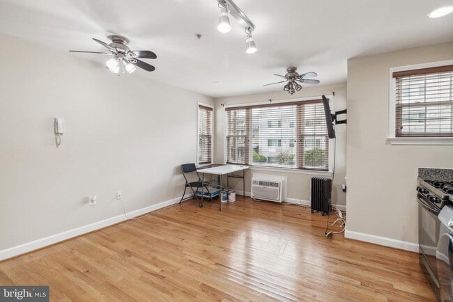 Building Photo - 723 Longfellow St NW