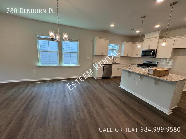 Building Photo - 780 Denburn Pl