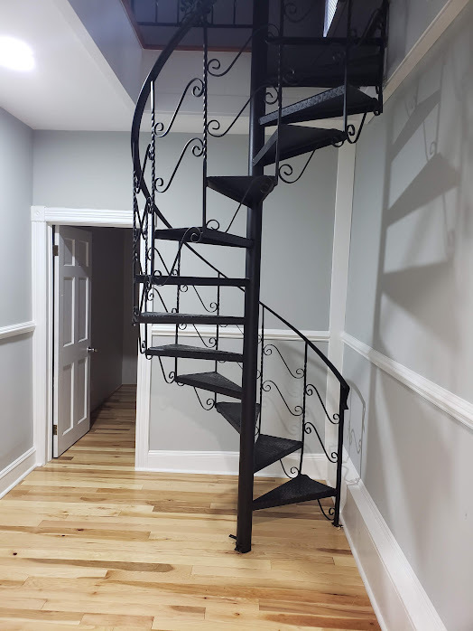 Spiral staircase - 1617 N 4th St